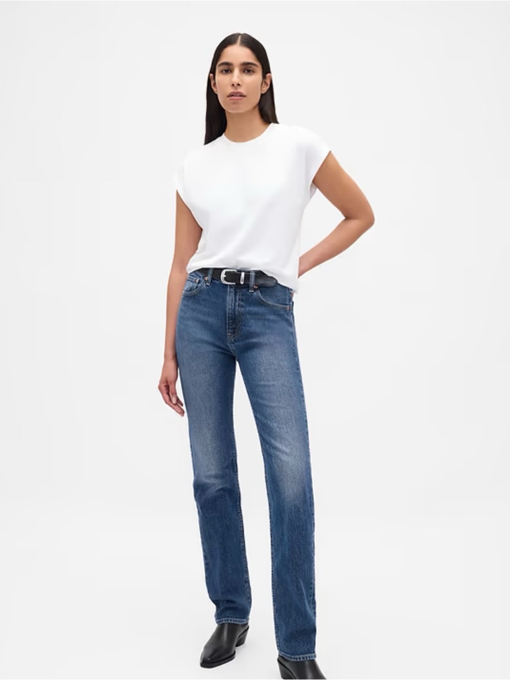 GAP Women's 90’s Straight-Leg Jeans in Medium Blue Wash